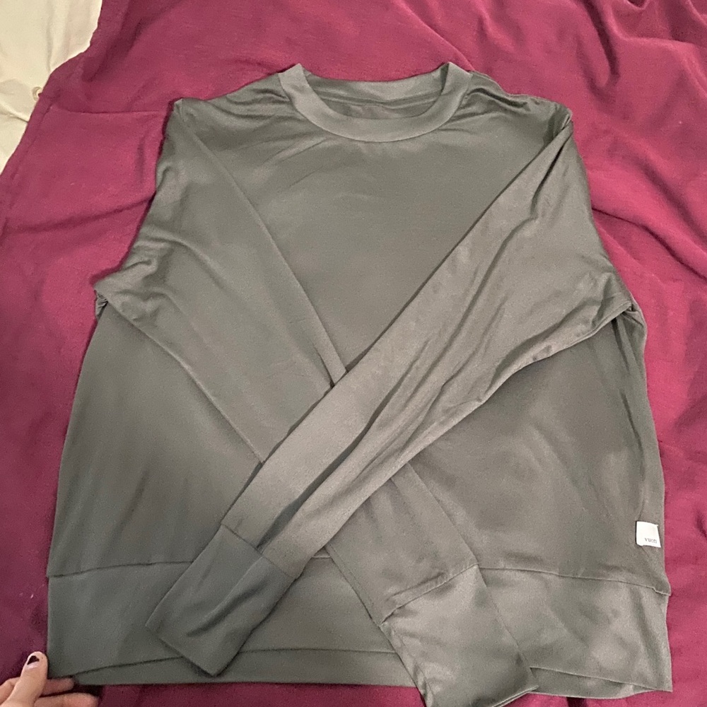 Vuori long sleeve top women’s med/  large